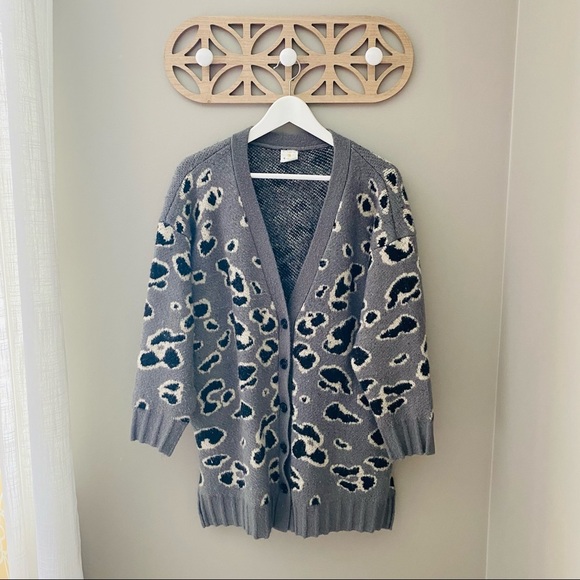 By Together Button Up Leopard Print Cardigan Gray Sz M/L - Picture 1 of 9